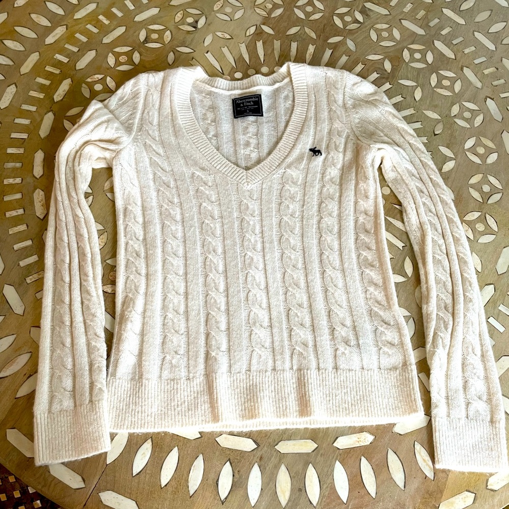 Classic Abercrombie & Fitch V neck Sweater - Sz S
